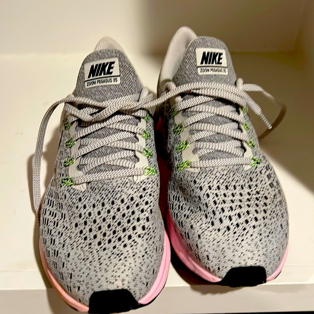 Worn once Nike Air Pegasus size 7. Husband bought and just didn’t wear